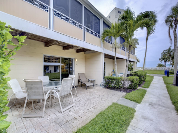 On Beach Siesta Key Vacation Condo Two Bedrolom Sleeps 8